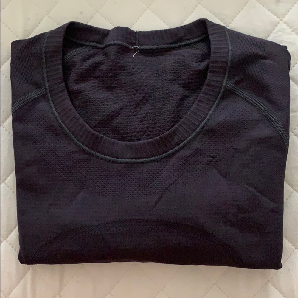 swiftly tech shirt🍋